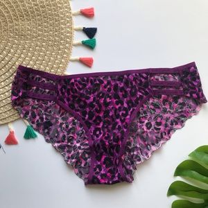 Victoria’s Secret Strappy Lace Cheekster Panty Virtual Violet Leo Large NEW
